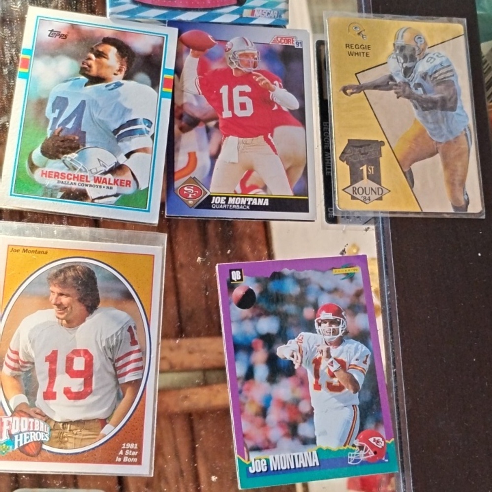 Assorted Sports Trading Cards Collection - Picture 3 of 4